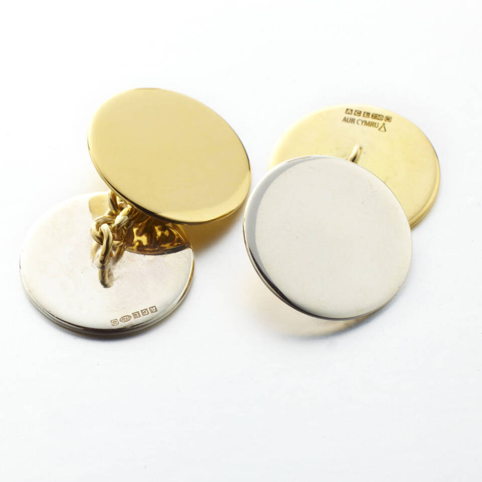 100% Welsh Gold and Silver disc shaped cufflinks pair﻿  A pair of 18ct disc shaped 100% Welsh gold and silver cufflinks plain for personalised engraving