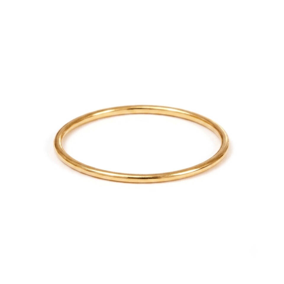 Slim wedding ring