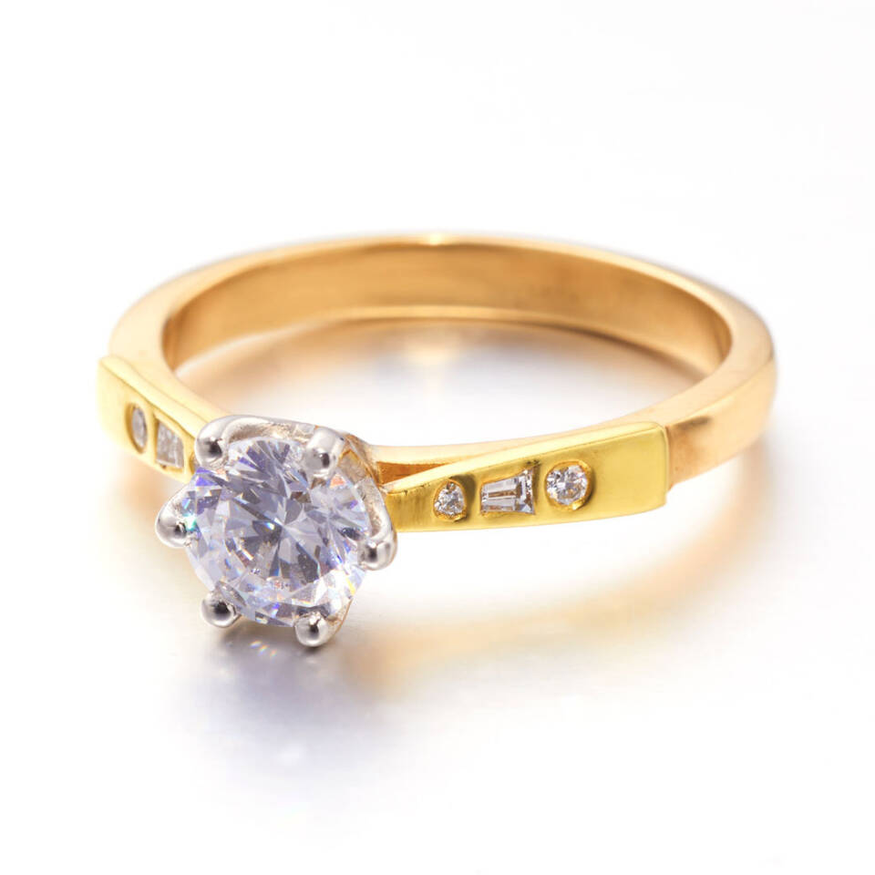 Zirconia 6 claw diamond shouldered ring copy