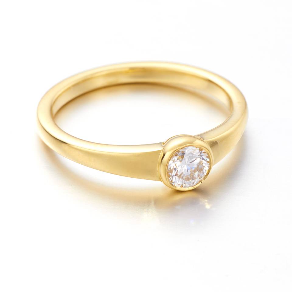 Handcrafted 18ct Eryri Welsh gold bezel solitaire engagement ring set with a 0.25ct lab diamond